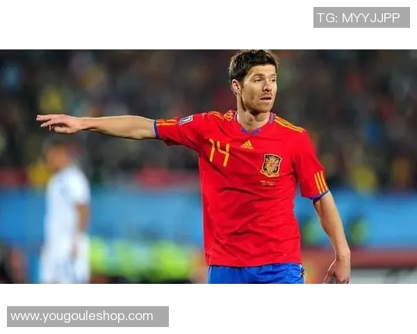 14号足球明星现役球员风采揭秘与赛场表现分析