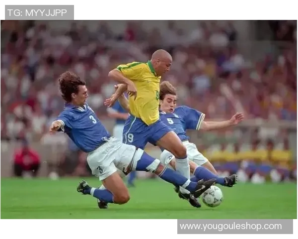 2023年全球足球明星排名高清图片展示及精彩瞬间回顾